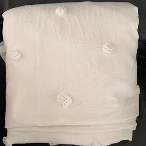 Layla Tufted Dot Duvet Cover